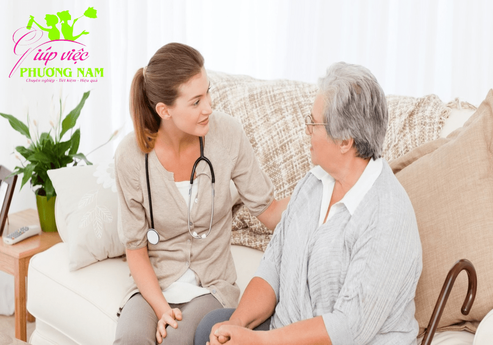 Tìm giúp việc trông người già tại Hà Nội chuyên nghiệp